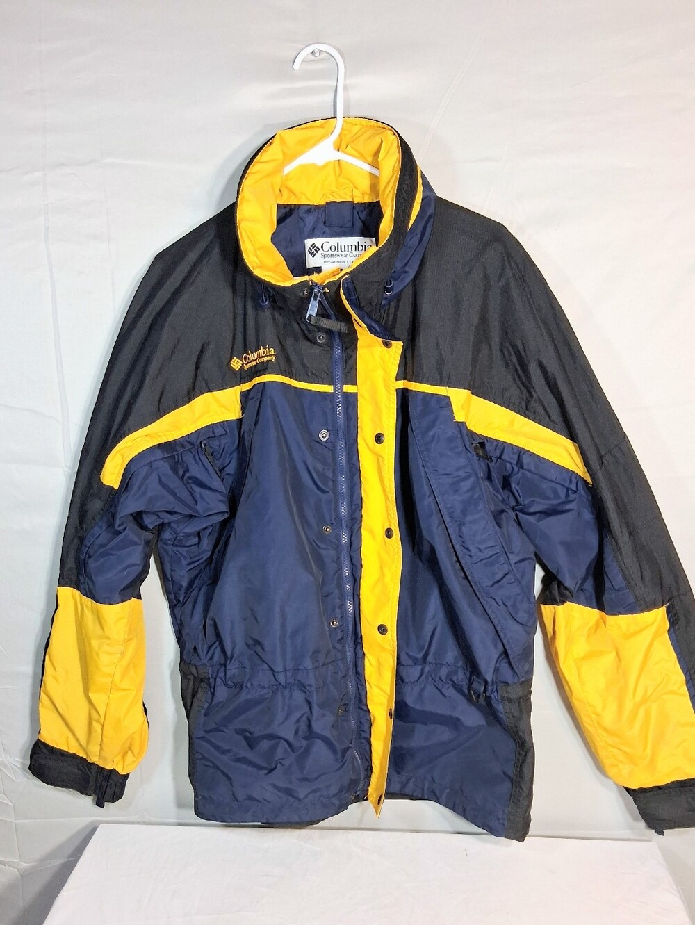 Men's Medium Vintage Columbia Sportswear "Fire Ridge" Blue,Yellow,Black Jacket